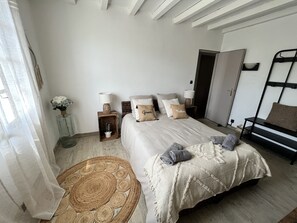 5 Schlafzimmer, Bügeleisen/Bügelbrett, Reisekinderbett, kostenloses WLAN