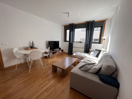 Modern Apartment Near City Center - 300mbp Optic Fiber