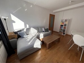 Living area - Modern Apartment Near City Center - 300mbp Optic Fiber (Santiago de Compostela)