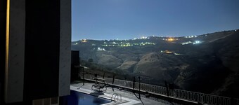 Luxury villa with pool and amazing mountain view by Sama Petra