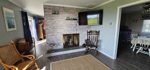 Interior - New Waterfront! Drop Anchor on Brannocks Bay. An Amazing waterfront retreat! (Cambridge)