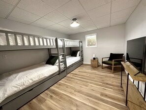 5 chambres, fer et planche à repasser, lit parapluie, Wi-Fi