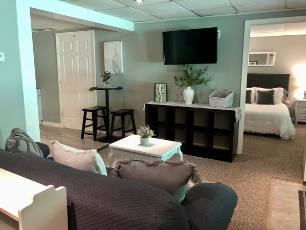 2 chambres, fer et planche à repasser, Wi-Fi, draps fournis