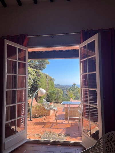 Wunderschöner Sommertraum an der Côte Dazur mit Meerblick