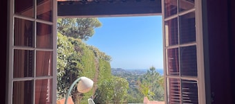 Wunderschöner Sommertraum an der Côte Dazur mit Meerblick