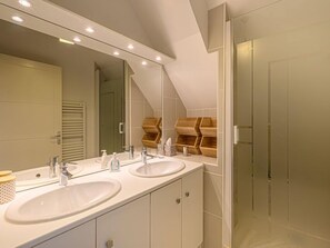 Hair dryer, towels - Ranguhan by Interhome (Carnac)