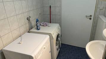 Dusche, Seife, Toilettenpapier