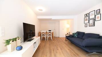 TV connectée, livres, chaßne hi-fi