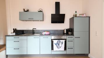 Kühlschrank, Ofen, Herdplatte, Geschirrspüler