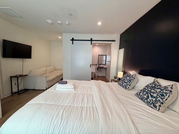 7 habitaciones, escritorio, tabla de planchar con plancha y wifi gratis 