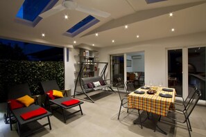 Outdoor dining - Enyoj Split, near the beaches and the Sea View (Split)