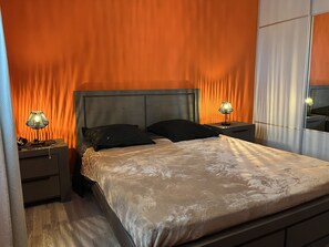 3 bedrooms, iron/ironing board, free WiFi, bed sheets