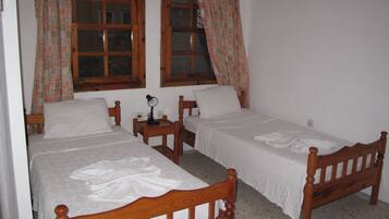 2 bedrooms, iron/ironing board, bed sheets