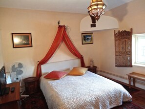 1 Schlafzimmer, Schreibtisch, Reisekinderbett, kostenloses WLAN