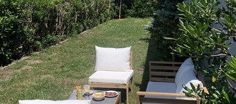 Spectacular house with sea views