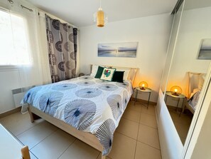 2 chambres, fer et planche à repasser, lit parapluie, Wi-Fi gratuit