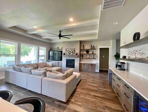 Smart TV, video games, books - comfortably convenient & private (Nampa)