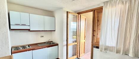 Réfrigérateur, plaque de cuisson