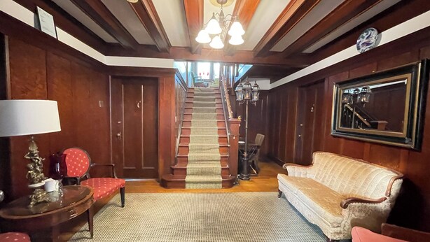 Reception - Larkspur Manor Suites (Victoria)