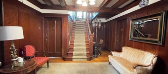 Larkspur Manor Suites