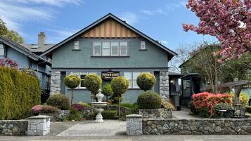 Bagian depan properti