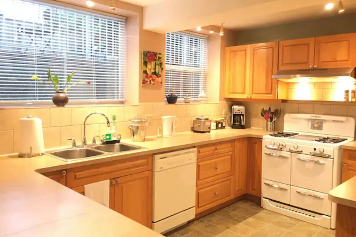 Apartamento família | Cozinha privada | Geladeira, micro-ondas, fogão, lava-louças