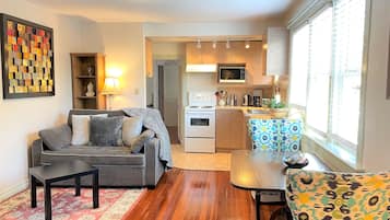 Elite Apartment | Living area | Smart TV, Netflix, streaming services