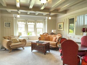 Suite Signature | Aire de séjour | Téléviseur connecté, Netflix, services de diffusion en continu