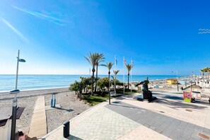 Una playa cerca