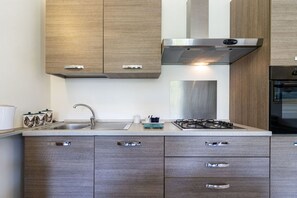 Fridge, microwave, oven, stovetop - [Sweet Arona] Beautiful Apartment, Netflix - Wi-Fi (Arona)