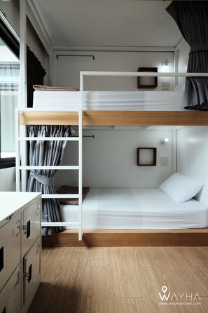 1 bedroom, WiFi, bed sheets - Bed in 6-bed Female Dorm Shared Bathroom With a Shared Social Area (Krung Thep Maha Nakhon)