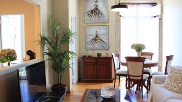 Smart-tv, boeken en een stereo