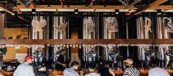 Sister Lakes Getaway - Family & Friends - Pet-Friendly - Massive deck & fire pit