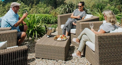 Luxury Lodge Overlooking the Bay of Plenty. 10 Minutes From Waihi & Waihi Beach