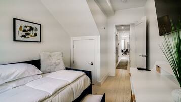 2 habitaciones, escritorio, tabla de planchar con plancha y wifi gratis