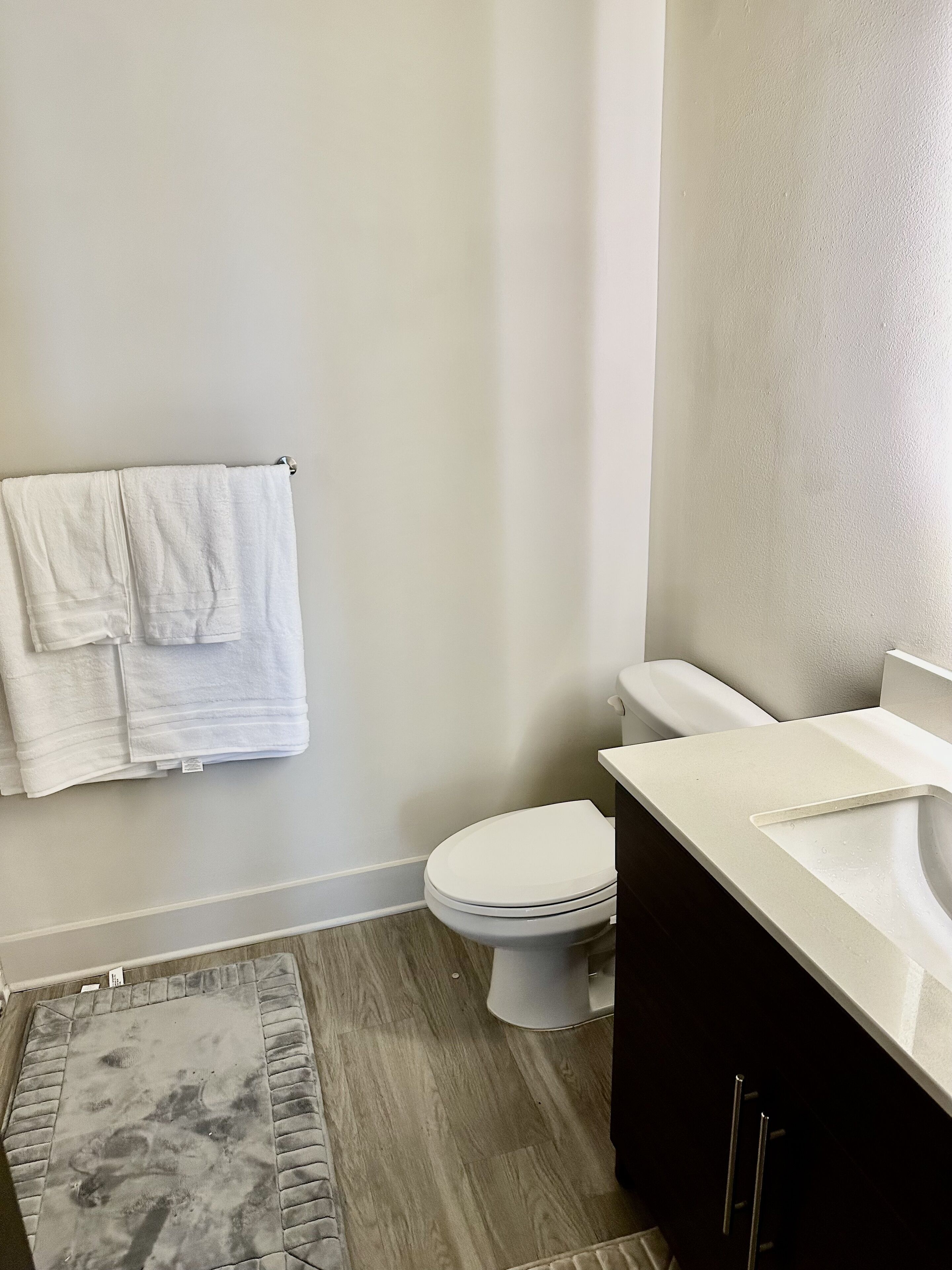 Atlanta Prime location. 1 Bedroom 1 bath APT with parking. 