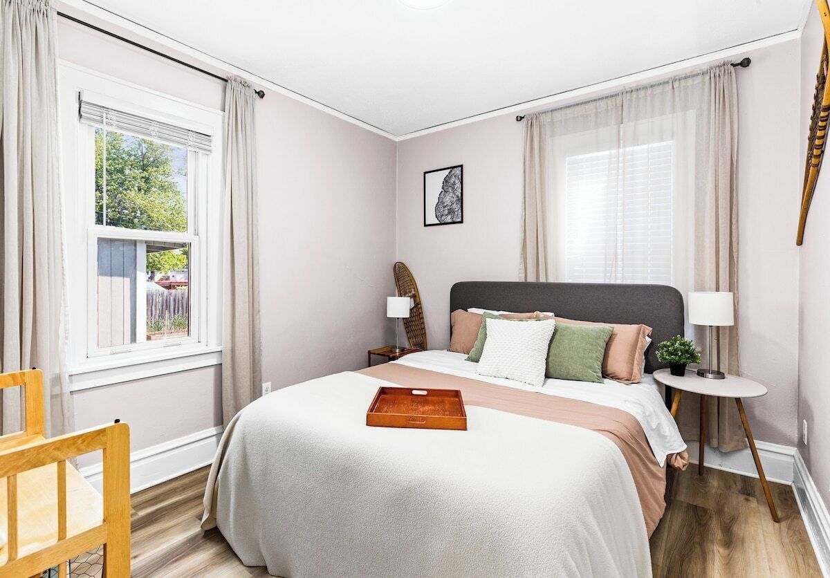 4 bedrooms, iron/ironing board