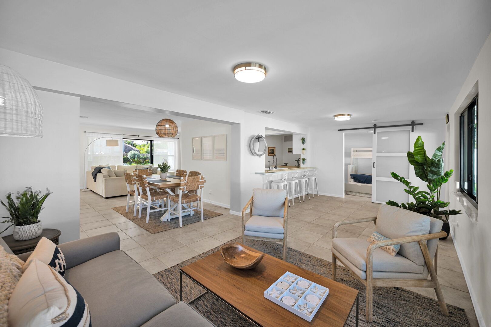 Fernseher, Tischtennisplatte