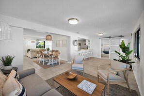 TV, ping pong - 1211 Managed By Brampton Park (Deerfield Beach)