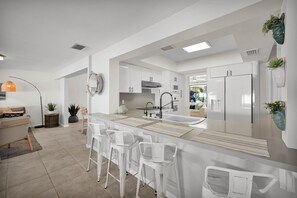 Interior - 1211 Managed By Brampton Park (Deerfield Beach)