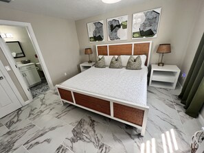 3 bedrooms, desk, travel cot, free WiFi