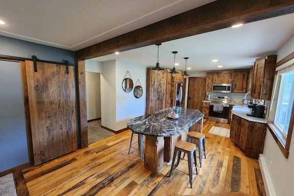 Frigorífic, microones, forn i placa de cuina