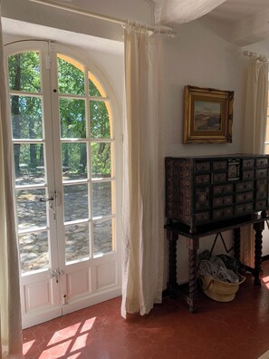 Interior - Beautiful Stone Mas House in Provence (Villecroze)