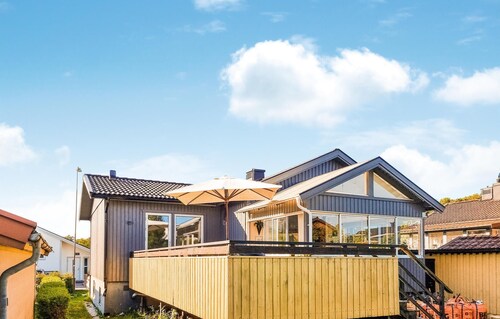 Lovely home in Göteborg with kitchen