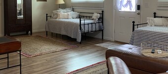 Castroville, Little Alsace of Texas, cozy backhouse! 20 minutes to theme parks