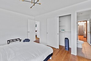4 bedrooms, desk, iron/ironing board, travel cot