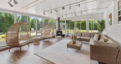 Group Getaway Retreat: Hot tub, Game Room, Cinema & Firepit