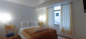 Phòng đơn Grand, 1 giường cỡ queen | Chăn bông, nệm có lớp đệm bông, truy cập Internet không dây miễn phí 