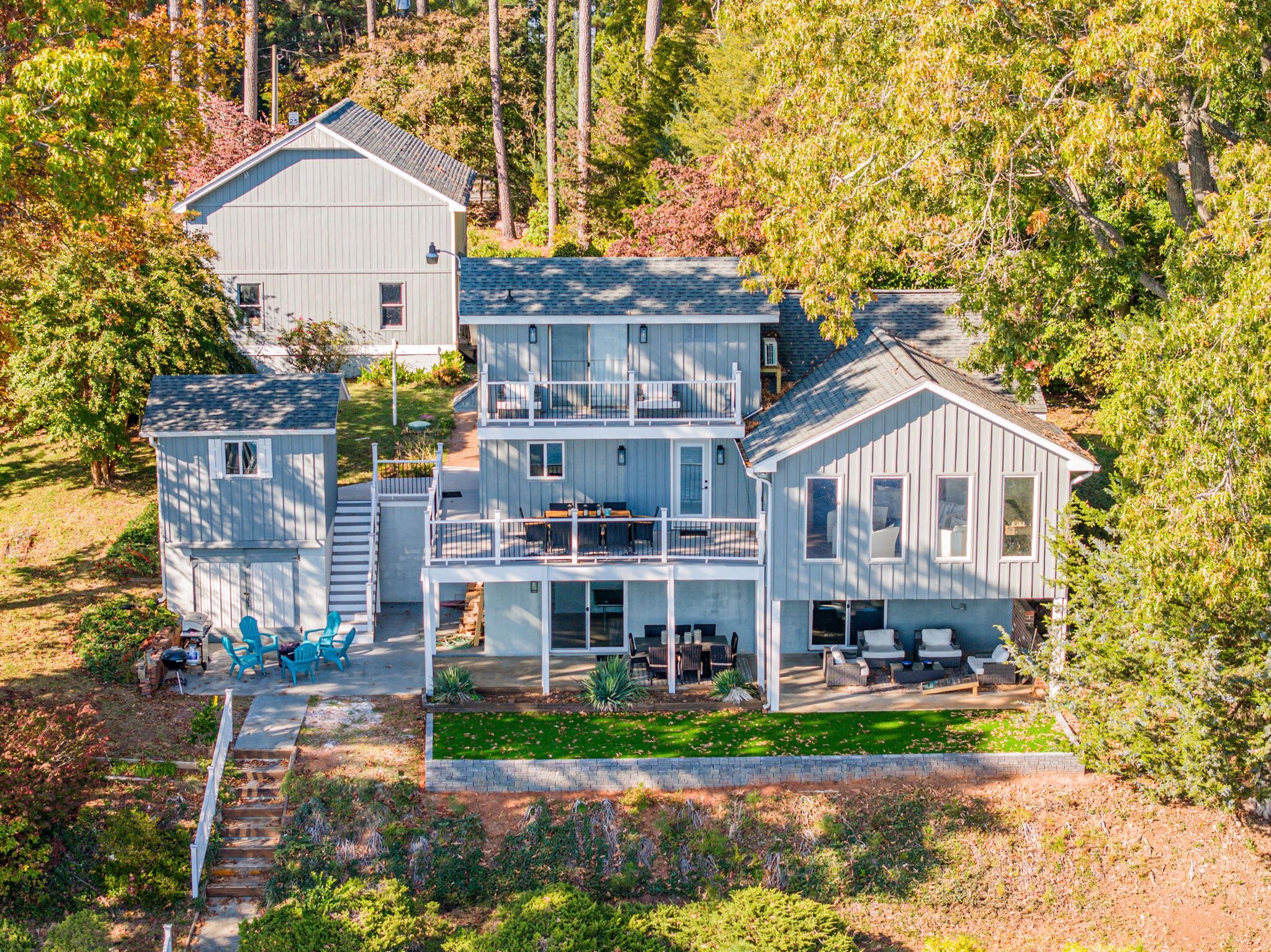 Remodeled Lake Retreat w/ expansive main lake views with amazing amenities! 