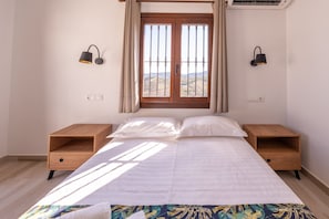 1 bedroom, iron/ironing board, travel cot, free WiFi